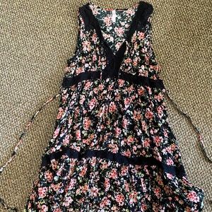 Xhileration flowy, flowery dress